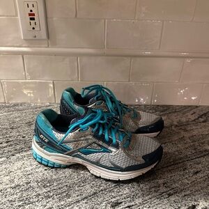 Women’s Brooks Adrenaline 13 Size 7